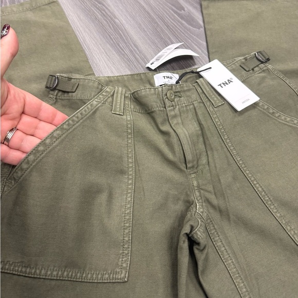 ARITZIA TNA Marco Pants Relaxed Super Low Rise Utility Pants Army Green Size 0 - Picture 6 of 12